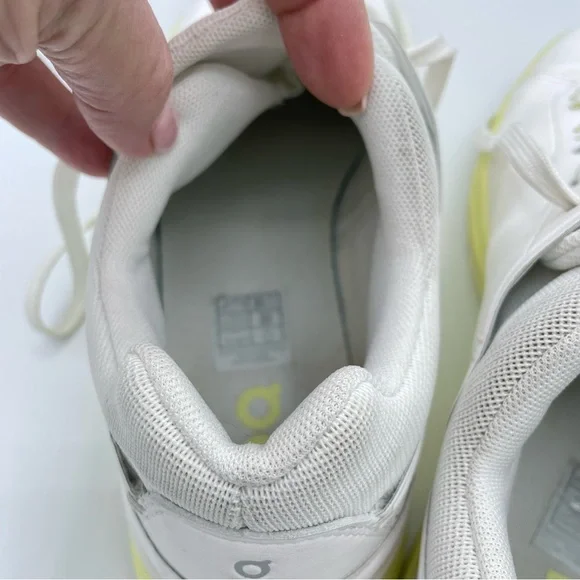 On Running The Roger Advantage Sneaker 11 White/Hay - Picture 9 of 16